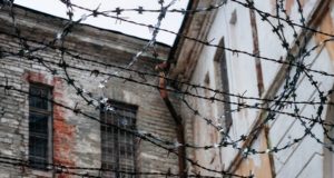 Злодей, изнасиловавший пожилую односельчанку при муже-инвалиде, приговорен к лишению свободы Злодей, изнасиловавший пожилую односельчанку при муже-инвалиде, приговорен к лишению свободы