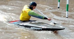 82 спортсмена приняли участие в соревнованиях по гребному слалому
