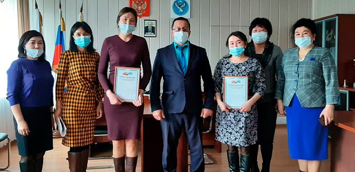 Три молодые семьи из Улаганского района получат выплаты на покупку жилья