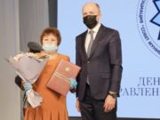 Работники местных органов власти получили награды Работники местных органов власти получили награды