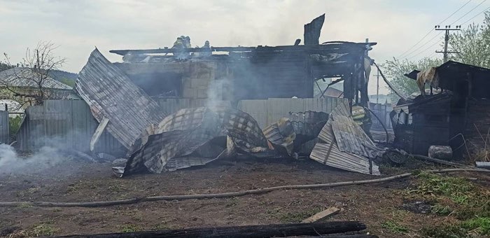 В Горно-Алтайске за день сгорел еще один жилой дом