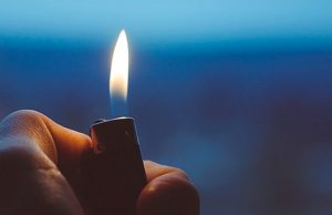Мужчину, который поджег подругу, отправили на 9 лет в колонию строгого режима Мужчину, который поджег подругу, отправили на 9 лет в колонию строгого режима