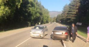 Житель Горно-Алтайска на ВАЗ протаранил Volkswagen Polo