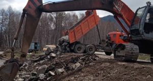 Продолжается ремонт дороги из Усть-Кана в Коргон