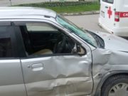 Возле старого музея иномарка столкнулась с автобусом