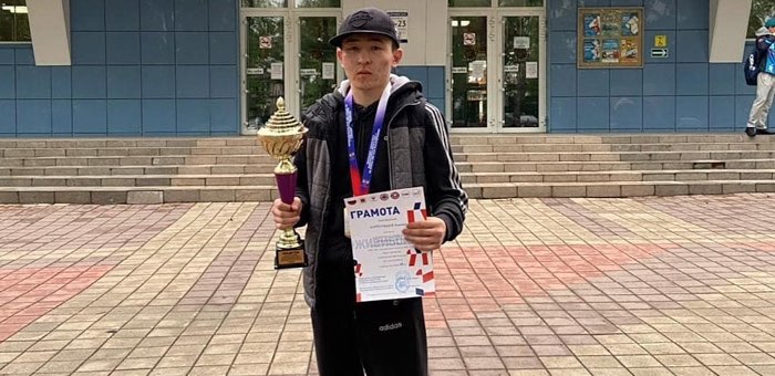 Алексей Куртугашев стал чемпионом Сибири по боксу