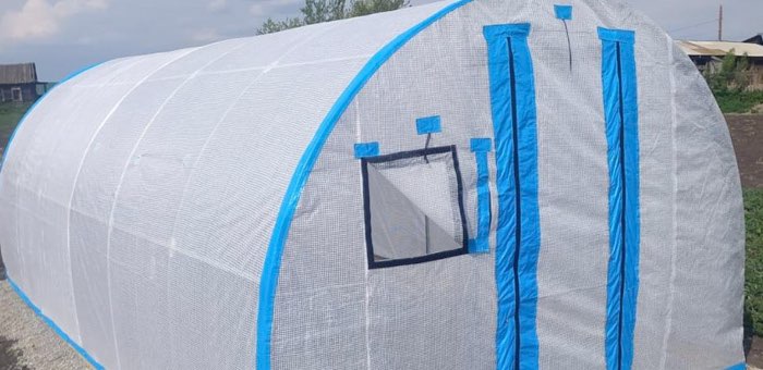 В колонии начали выпускать чехлы для теплиц