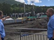 Круглосуточное строительство на курорте «Манжерок» возмутило местных жителей Круглосуточное строительство объекта на курорте «Манжерок» возмутило жителей
