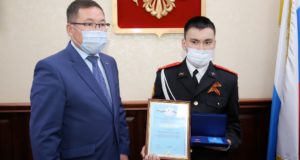 Студент, спасший от гибели двух человек, получил еще одну награду