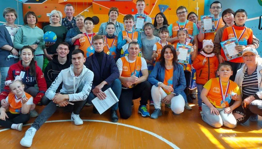 Соревнования по адаптивному скалолазанию прошли в Горно-Алтайске