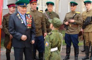 Персональный парад для ветерана прошел в Горно-Алтайске Персональный парад для ветерана прошел в Горно-Алтайске
