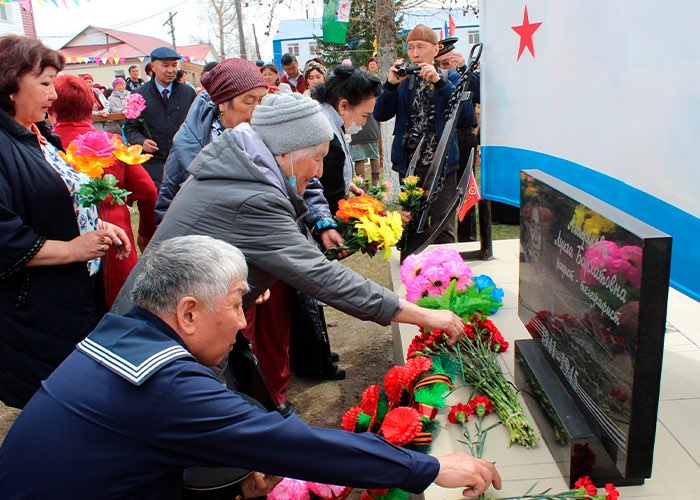 В Ябогане открыли мемориал морячке Луизе Аладяковой