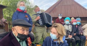 В Усть-Канском районе для фронтовиков устроили праздничные концерты В Усть-Канском районе для фронтовиков устроили праздничные концерты