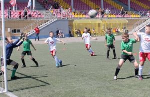 Две футбольные команды из Горно-Алтайска вышли в финал фестиваля «Загрузи себя футболом!» Две футбольные команды из Горно-Алтайска вышли в финал фестиваля «Загрузи себя футболом!»