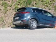 Автотуристка из Барнаула не справилась с управлением и не доехала до Телецкого озера Автотуристка из Барнаула не справилась с управлением и не доехала до Телецкого озера