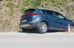 Автотуристка из Барнаула не справилась с управлением и не доехала до Телецкого озера Автотуристка из Барнаула не справилась с управлением и не доехала до Телецкого озера
