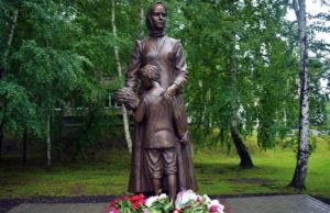 В Майме открыли памятник труженикам тыла и детям войны