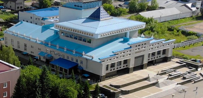 43-й театральный сезон закрывается спектаклями «Чейнеш» и «Кабай»