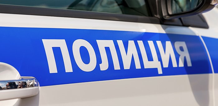 Горожанка напала на полицейского, защищая мужа