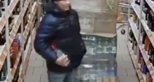 Ходил как на работу: девять бутылок виски и пять коньяка украл мужчина из магазина за несколько дней Девять бутылок виски и пять коньяка украл горожанин из магазина за несколько дней