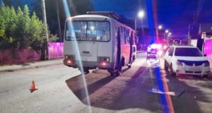 Полуторагодовалый ребенок попал под автобус в Горно-Алтайске