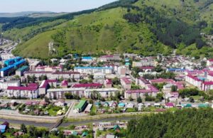 В Горно-Алтайске благоустраивают дворовые территории
