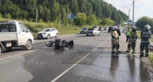В Майме байкер врезался в поворачивавший налево автомобиль В Майме байкер врезался в поворачивавший налево автомобиль
