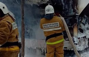 В Усть-Кане сгорел автобус В Усть-Кане сгорел автобус