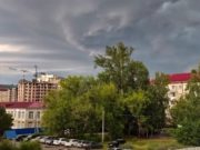 На Алтае сохраняется жаркая погода с кратковременными дождями и грозами На Алтае сохраняется жаркая погода с кратковременными дождями и грозами