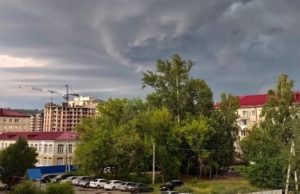 На Алтае сохраняется жаркая погода с кратковременными дождями и грозами На Алтае сохраняется жаркая погода с кратковременными дождями и грозами