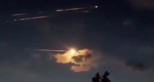Вспышки озарили полнеба: над Горным Алтаем пролетел космический корабль (видео)