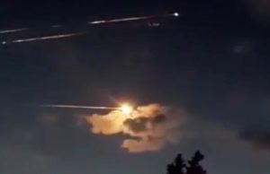 Вспышки озарили полнеба: над Горным Алтаем пролетел космический корабль (видео) Вспышки озарили полнеба: над Горным Алтаем пролетел космический корабль (видео)