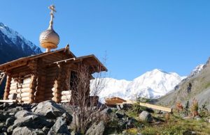 Прокуратура внесла представление архиепископу и главе района за строительство часовни у Белухи Прокуратура внесла представление архиепископу и главе района за строительство часовни у Белухи