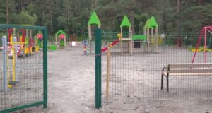 В Элекмонаре благоустроили детскую игровую площадку В Элекмонаре благоустроили детскую игровую площадку