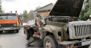 Два грузовых автомобиля столкнулись в Горно-Алтайске