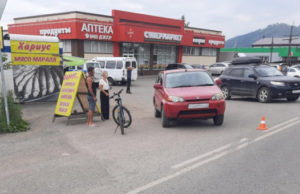 Велосипедистка из Томска попала под колеса автомобиля в Соузге Велосипедистка из Томска попала под колеса автомобиля в Соузге