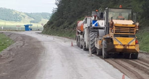 На дороге Усть-Кан – Кырлык появится новое асфальтобетонное покрытие