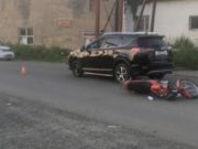 Подросток на мотоцикле врезался в Toyota RAV4 под управлением нетрезвого водителя Подросток на мотоцикле врезался в Toyota RAV4 под управлением нетрезвого водителя
