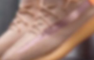 Как отличить оригинальные Yeezy Boost 350 v2 от подделки?
