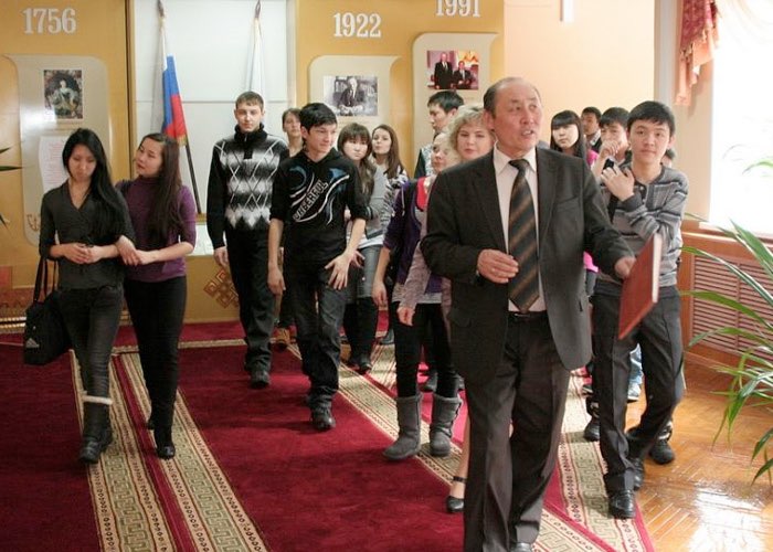 И.М. Унуков и студенты