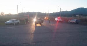 Возле ГЛК «Манжерок» УАЗ протаранил Mitsubishi Pajero