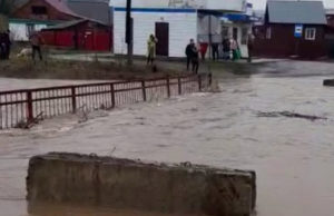 В Горно-Алтайске начались выплаты пострадавшим от паводка В Горно-Алтайске начались выплаты пострадавшим от паводка