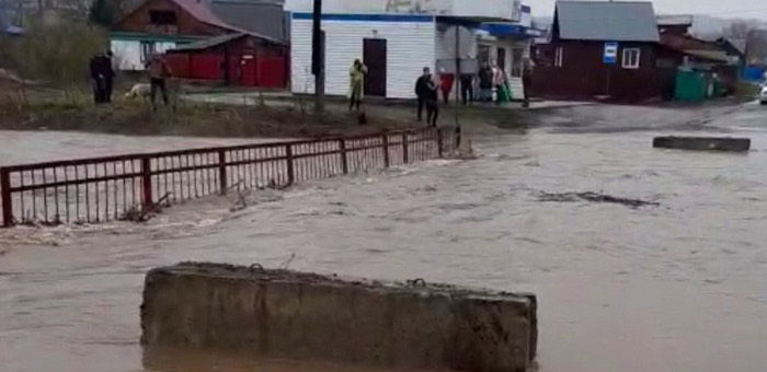 В Горно-Алтайске начались выплаты пострадавшим от паводка