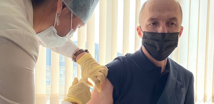 Олег Хорохордин поставил прививку от коронавируса