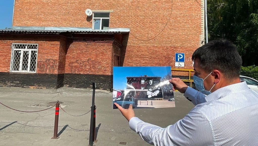 На стене педагогического колледжа появится потрет Николая Улагашева На стене педагогического колледжа появится потрет Николая Улагашева