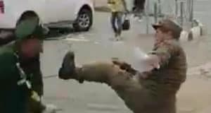 Контрактник из Республики Алтай избил представителей военной полиции в Южно-Сахалинске Контрактник из Республики Алтай избил представителей военной полиции в Южно-Сахалинске