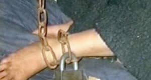 Мужчина похитил обидчика жены, увез его на стоянку и посадил на цепь Мужчина похитил обидчика жены, увез его на стоянку и посадил на цепь