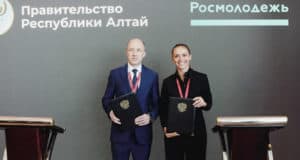 Олег Хорохордин и глава Росмолодежи подписали соглашение о взаимодействии Олег Хорохордин и глава Росмолодежи подписали соглашение о взаимодействии