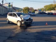 На перекрестке у старого музея столкнулись автомобили На перекрестке у старого музея столкнулись автомобили