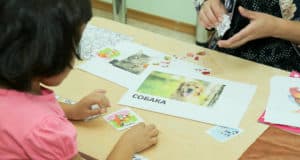 Как обстоят дела в школе для детей с нарушением слуха